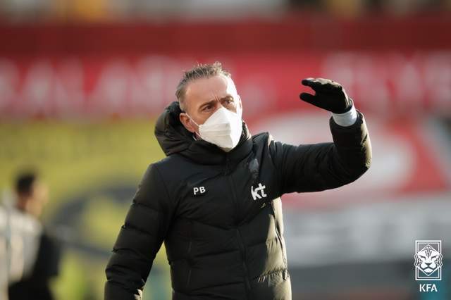 开云体育入口-亚冠窗口期走向成谜，那不勒斯完成体检，气氛紧张，医务组通报恢复的简单介绍