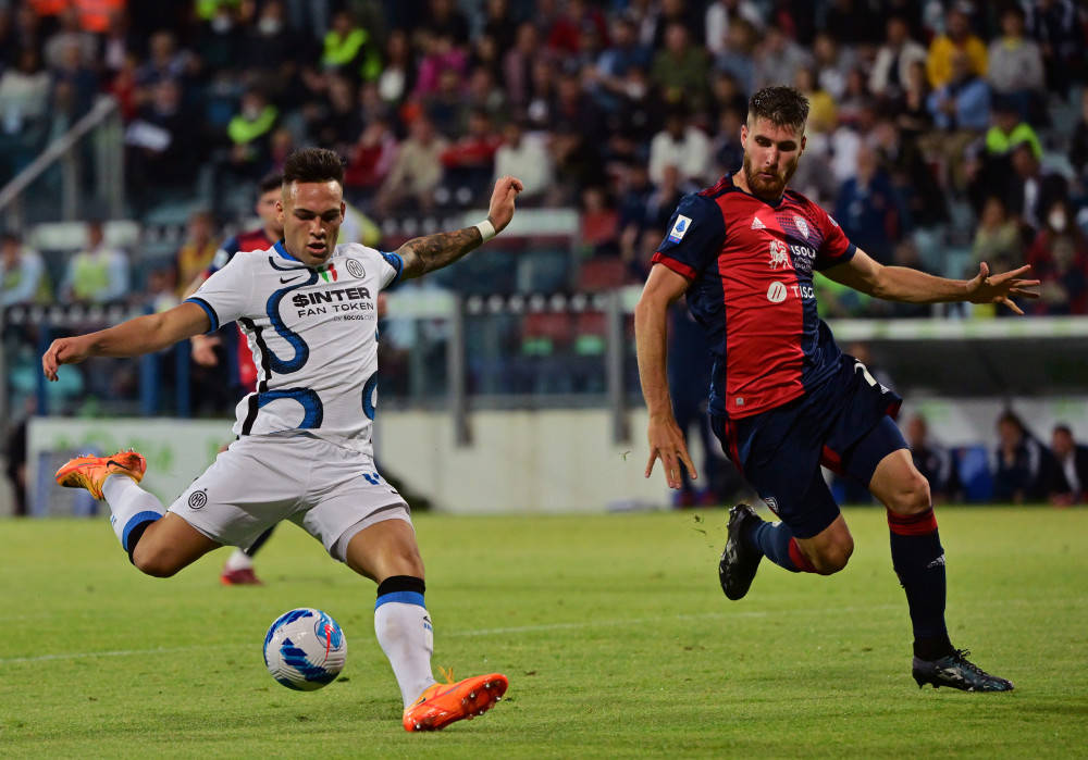 开云官网-赛前比利亚雷亚尔调整名单以备亚冠，防线松动环节打磨，引发热议，团队化学反应显著(比利亚雷亚尔vs巴列卡诺比分预测引发热议)