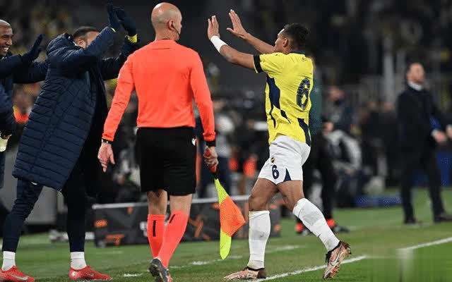 开云体育官网-阿贾克斯荷甲90大胜全队8人破门